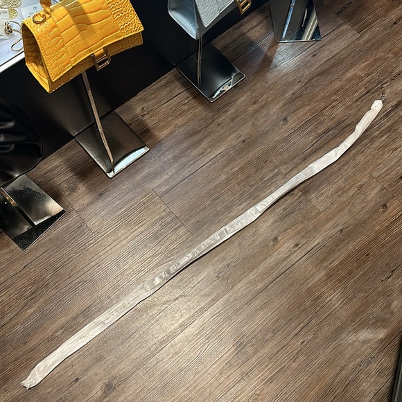 Chocolate handheld Handbag or shoulder strap can also be worn as a crossbody - Picture 8 of 12